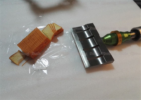 255 มม. ความกว้างใบมีดเครื่องตัดอาหารอัลตราโซนิก 220 โวลต์หรือ 110 โวลต์ 20 กิโลเฮิร์ตซ์ 380 * 250 * 150 มิลลิเมตร